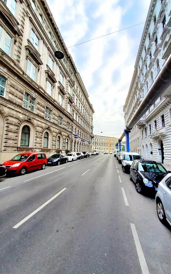 The Vast Core Vienna Luaran gambar